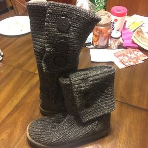 UGG BOOTS
